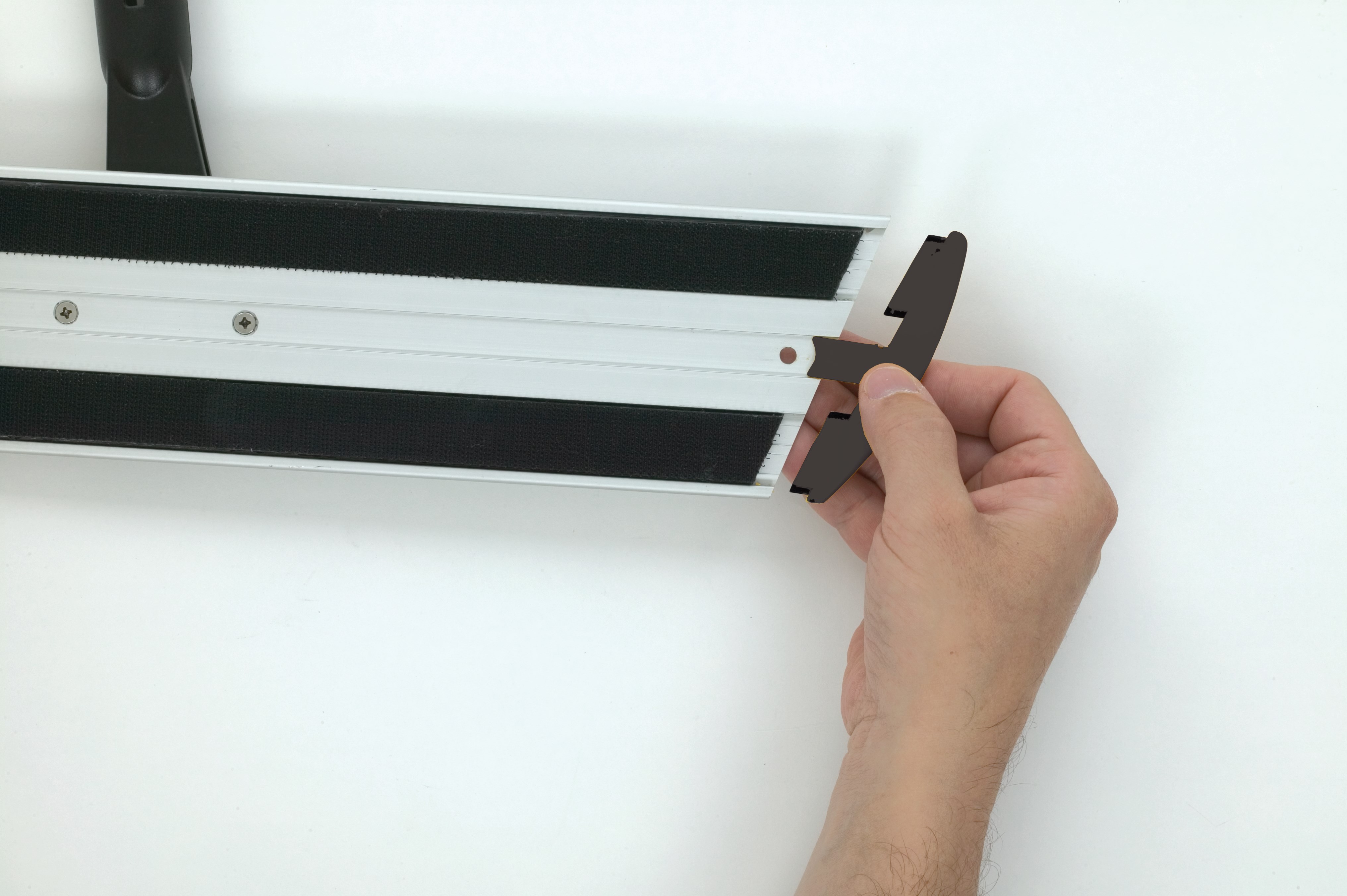 HYGEN™ Quick-Connect Frames features a flat profile that slides easily under furniture and equipment. Trapezoidal shape improves cleaning in corners and other hard to reach areas by reaching the highest spaces with ease.