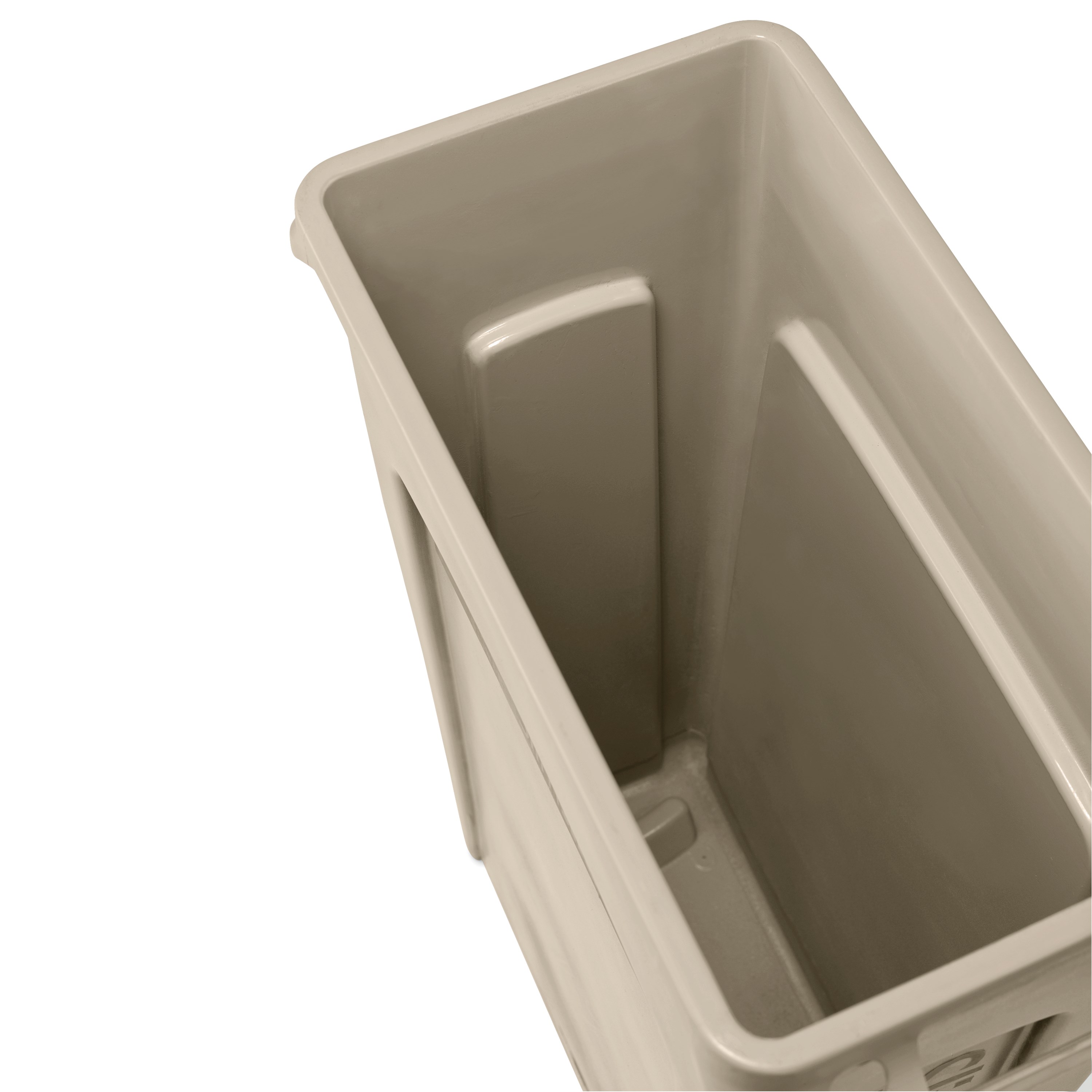 The Rubbermaid Commercial Slim Jim® containers with venting channels offer uncompromised performance in constrained spaces.