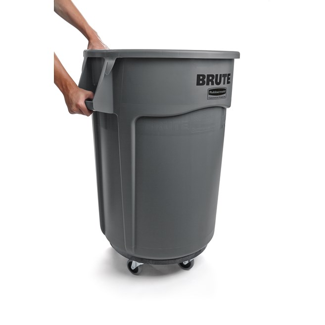 The BRUTE® Dolly smoothly and efficiently transports 20, 32, 44, and 55-gallon BRUTE® containers easily and quickly.