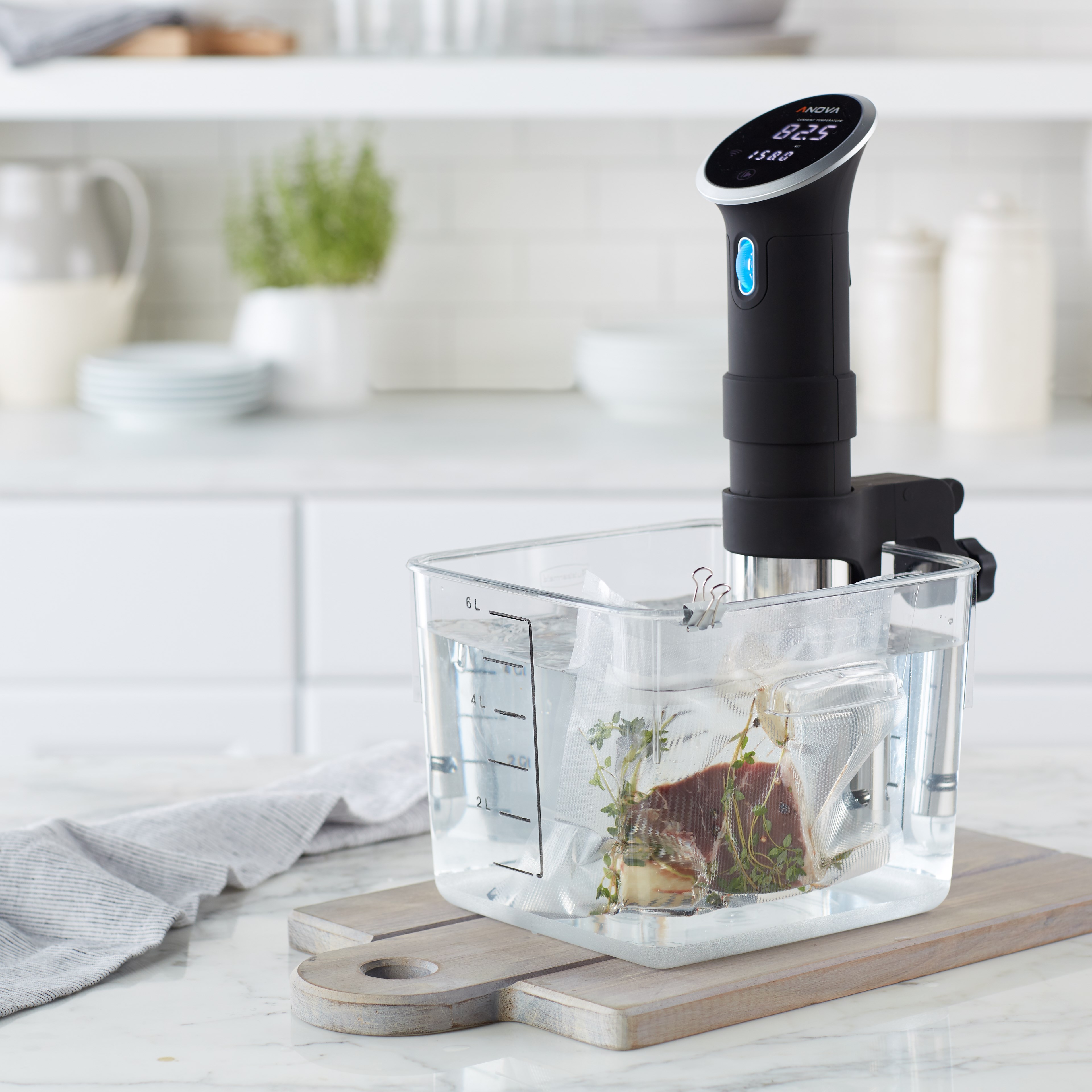 The Rubbermaid Commercial seven colors of storage and prep tools help to reduce cross-contamination in your kitchen