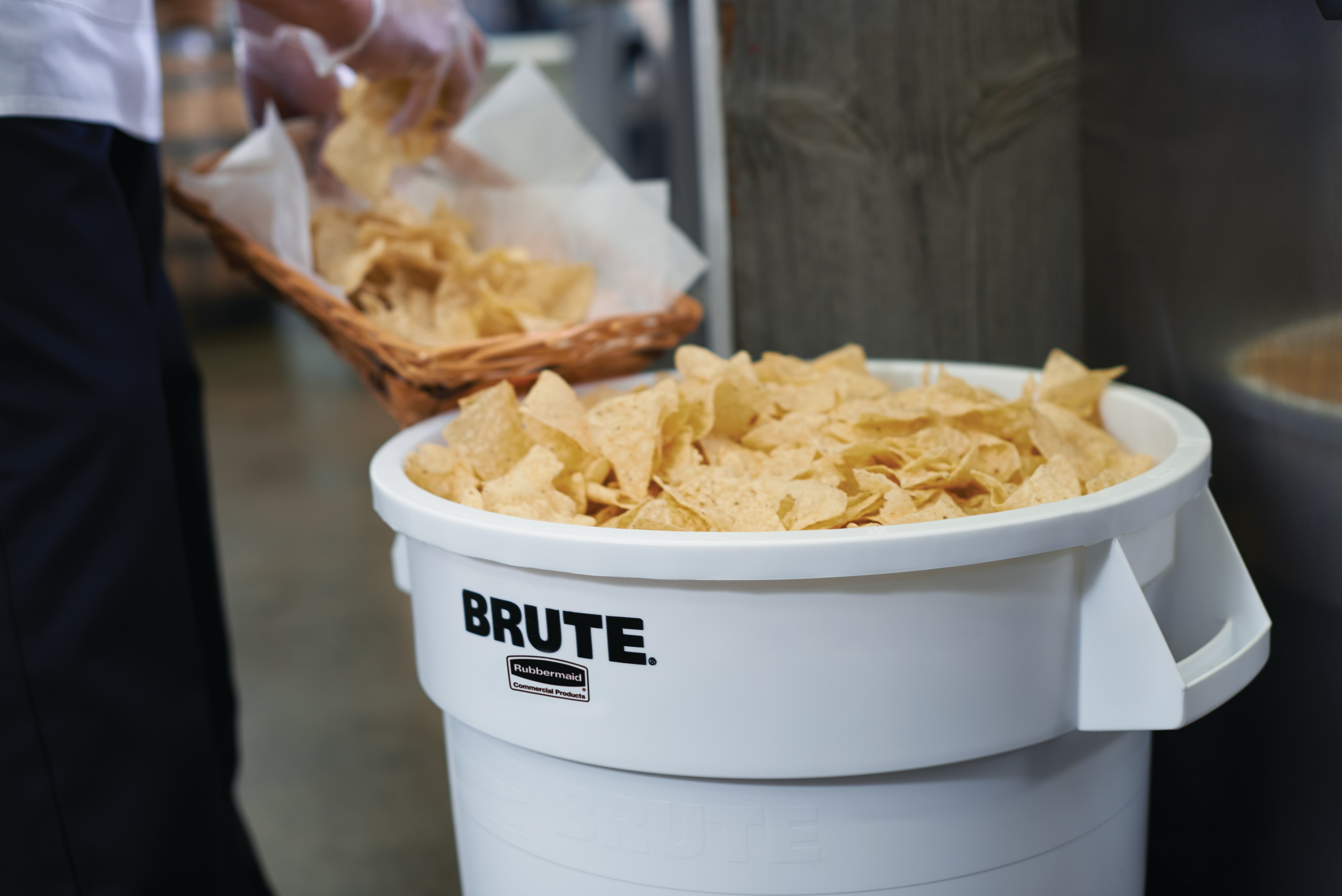 The Rubbermaid Commercial ProSave® Ingredient Container straight wall design and inmold branding make containers ideal for use in food-handling environment.