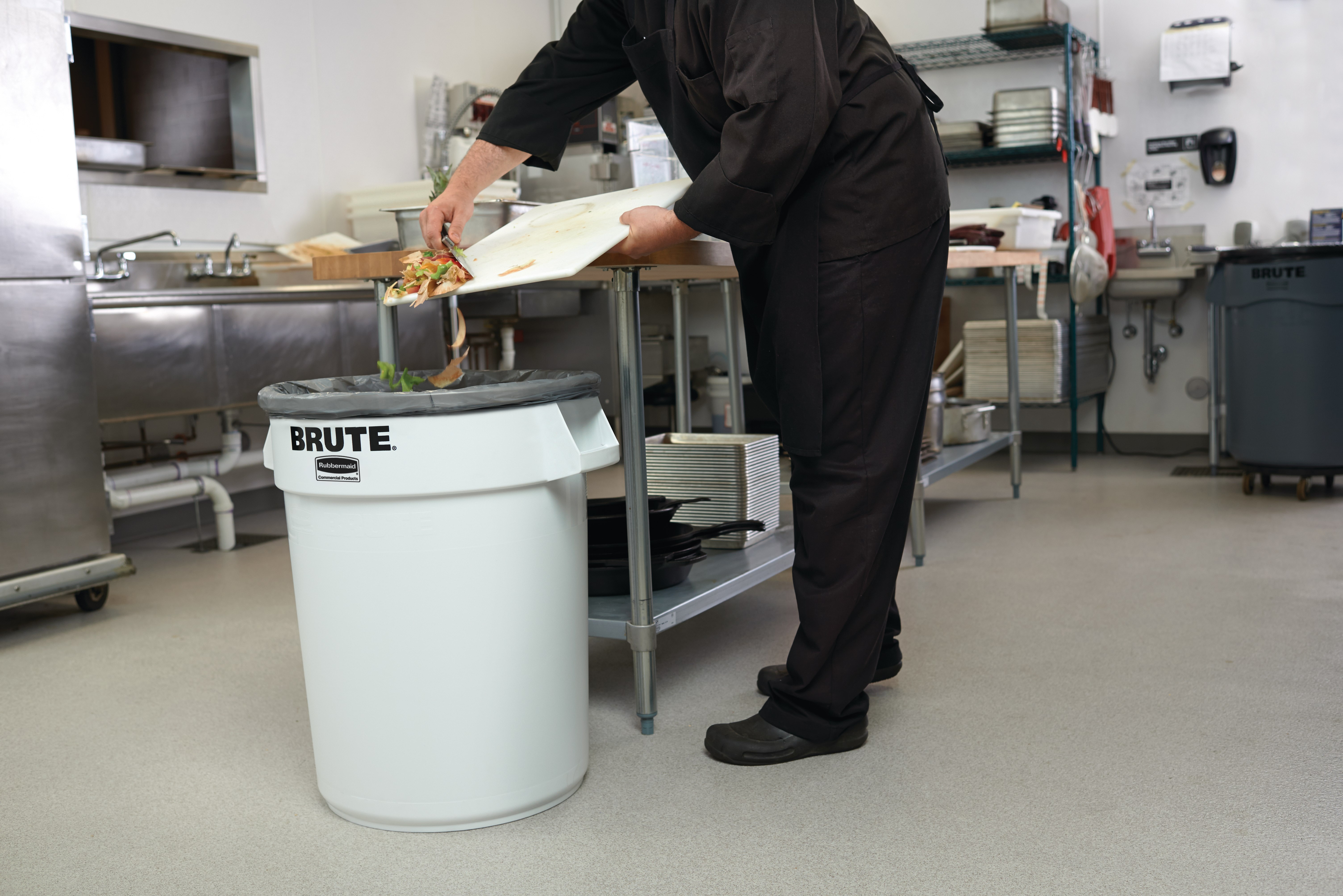 The Rubbermaid Commercial ProSave® Ingredient Container straight wall design and inmold branding make containers ideal for use in food-handling environment.