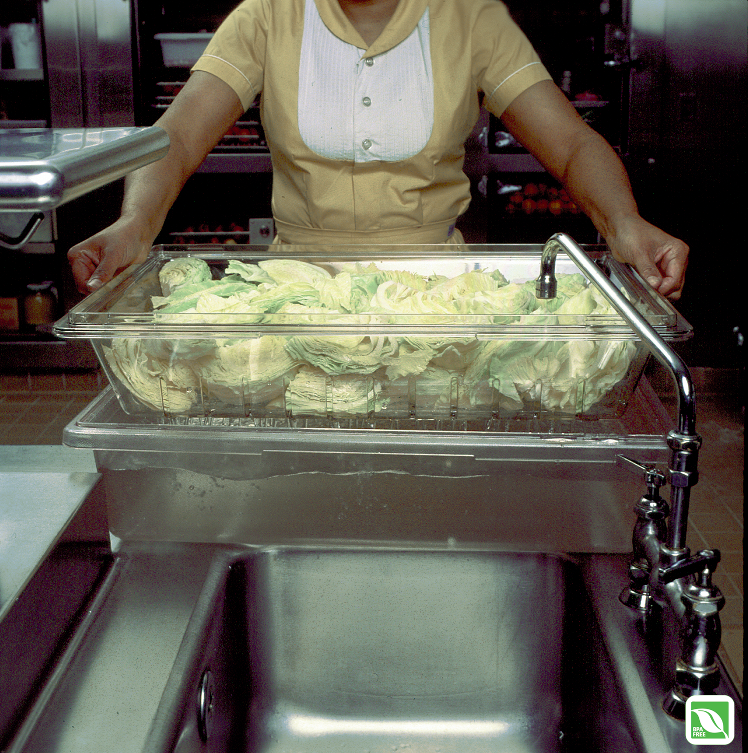 The Rubbermaid Commercial Colander/Drain Tray/Tote Box is a clear, break-resistant drain tray for thawing foods or marinating foods.