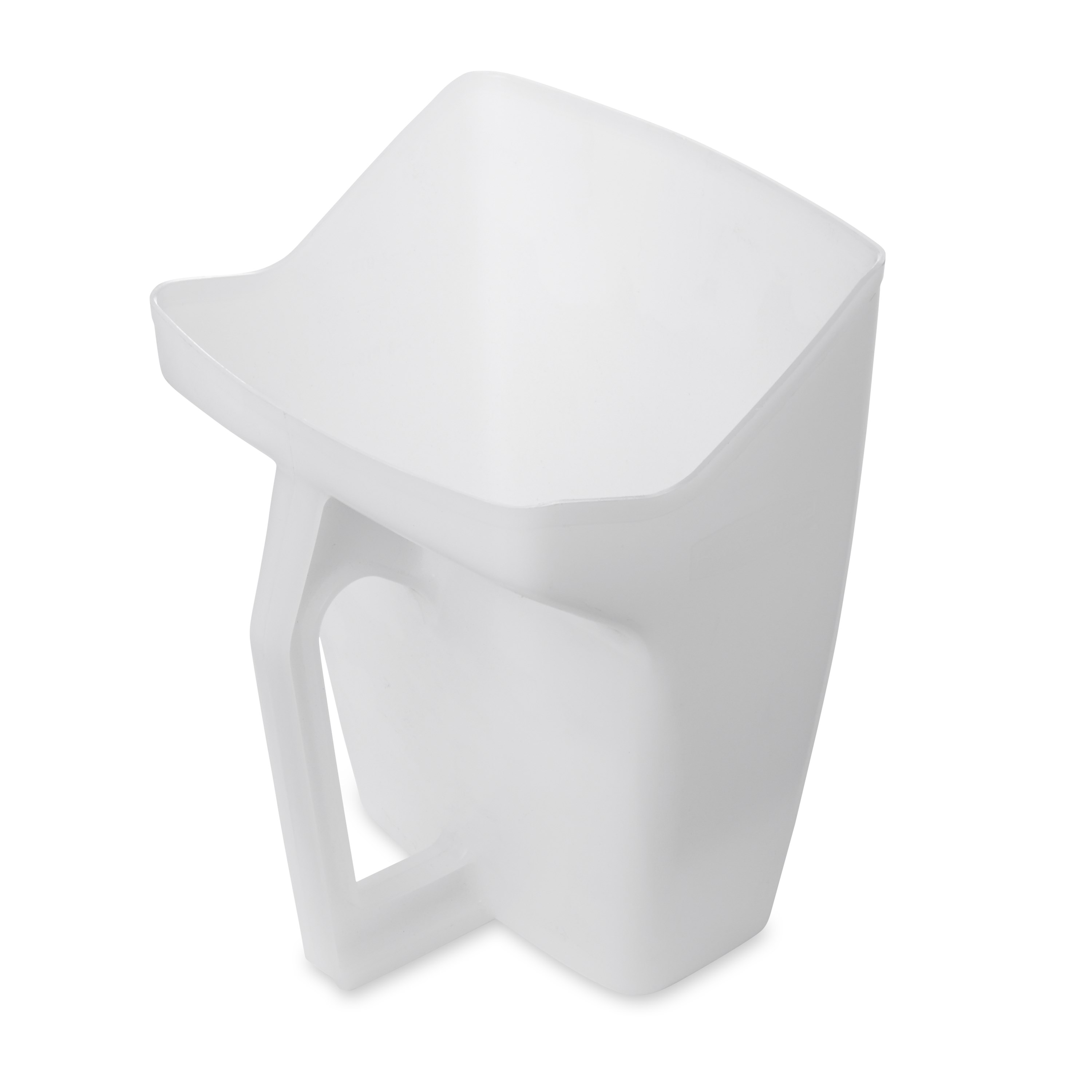 The Rubbermaid Commercial Food Service Scoop features a smooth surface for easy cleaning.