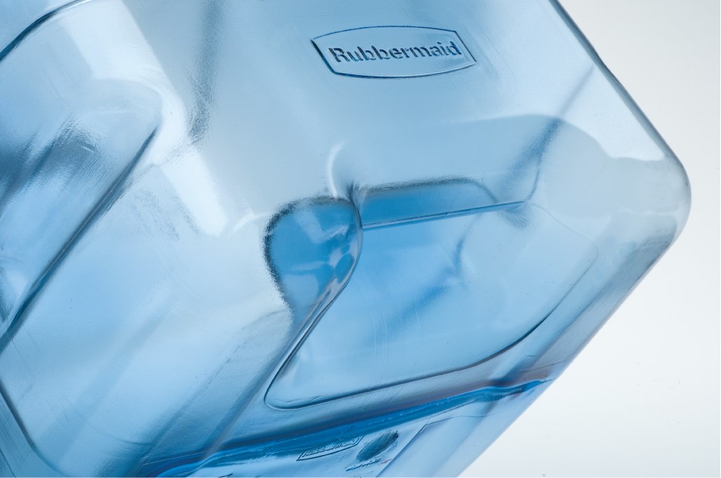 The Rubbermaid Commercial Ice Bucket Tote provides sanitary, safe transport for ice.