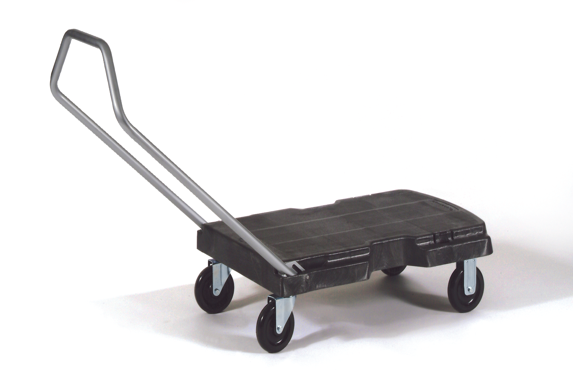 Le chariot Triple Rubbermaid optimise le transport des charges lourdes et volumineuses et se plie à plat pour en faciliter le rangement.